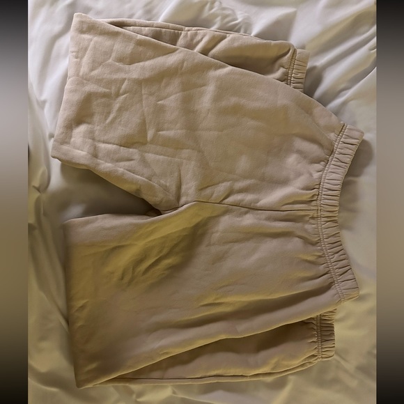 Aritzia Free Fleece Jogger (BONE/BEIGE) - Picture 5 of 6